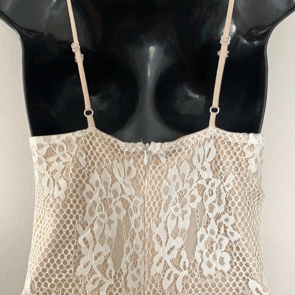 ASTR the Label Nude and Orange Lace Overlay V Neckline Slip Dress - Picture 11 of 14